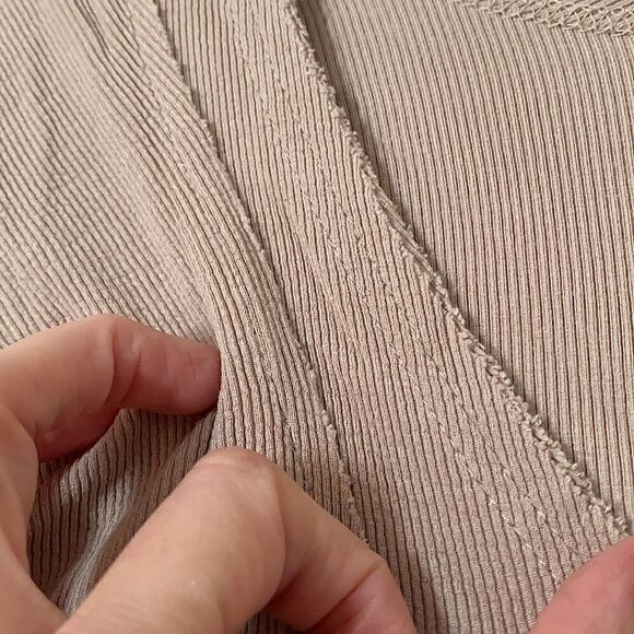 EUC Anama Boutique Label Top Shirt Blouse Ribbed Knit Tan Brown Medium M - Picture 4 of 5